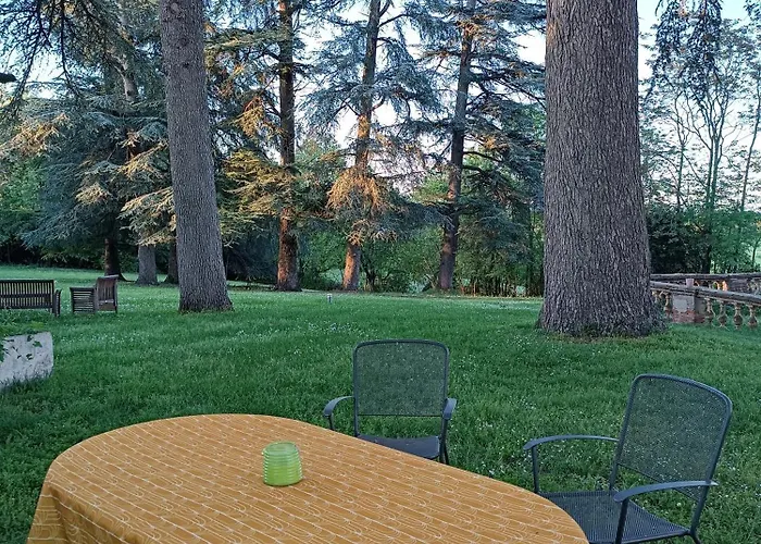 Affittacamere Le Jardin Des Cèdres Lavaur (Tarn)